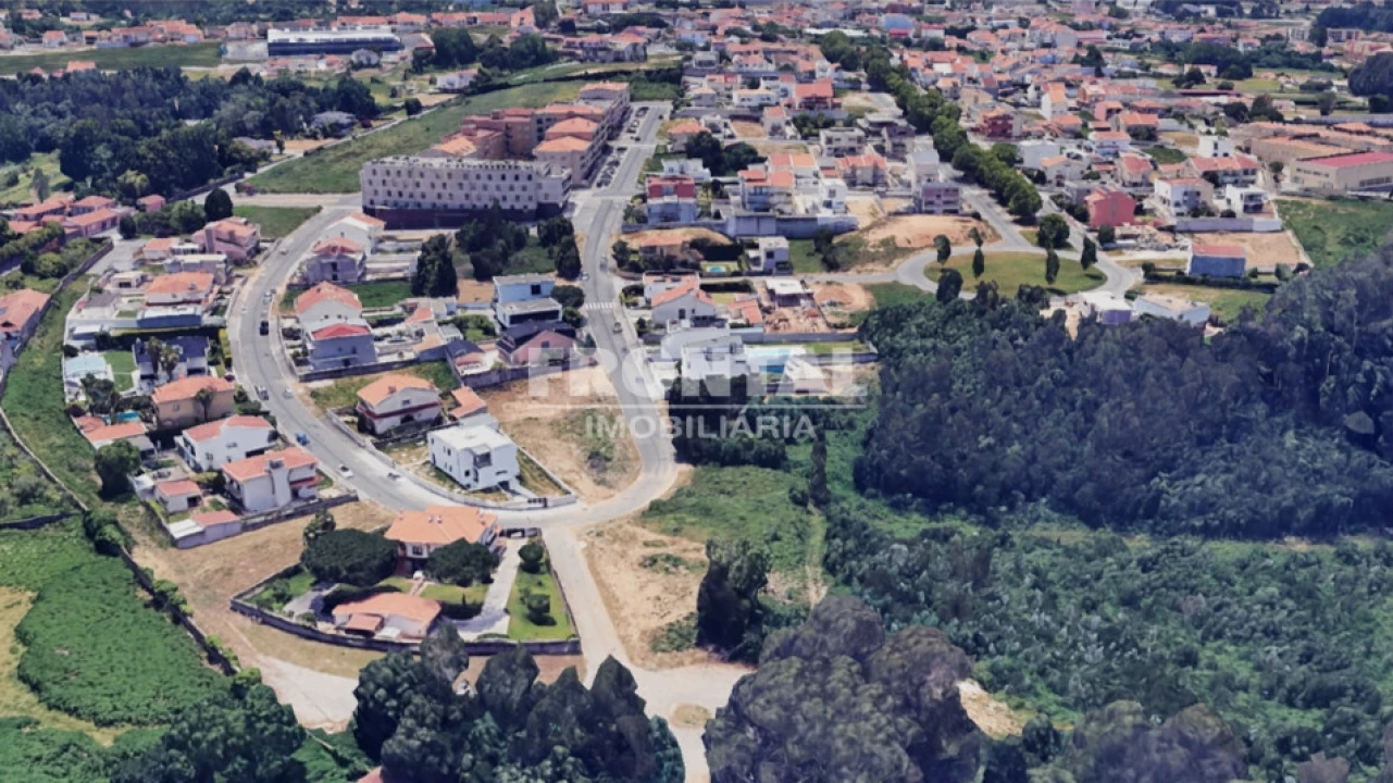 Terreno para Venda em Arcozelo Foto 3
