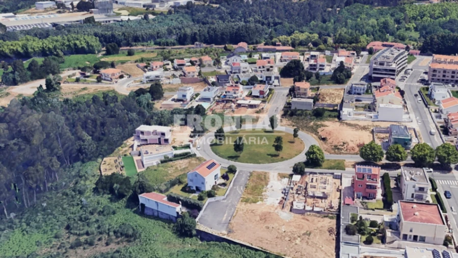 Terreno para Venda em Arcozelo Foto 2