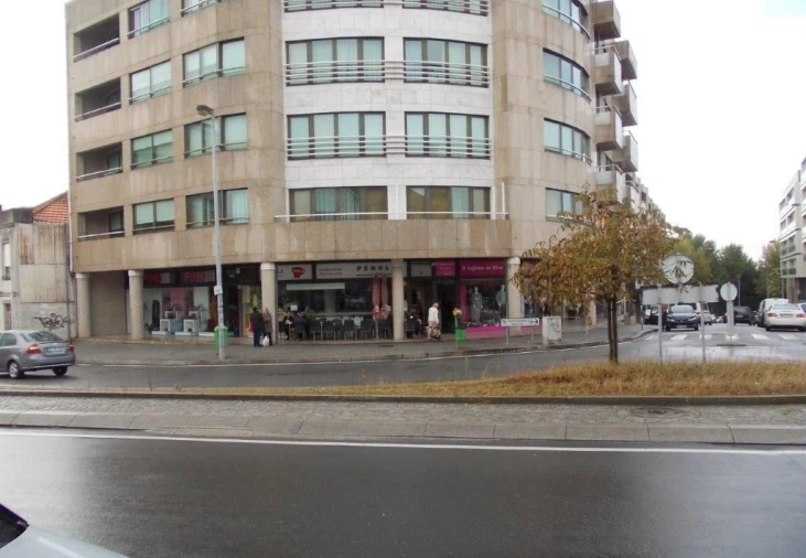 Negócio para Venda em Rio Tinto Foto 6