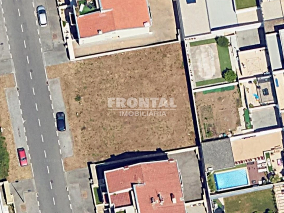 Terreno para Venda em Castêlo da Maia Foto 1