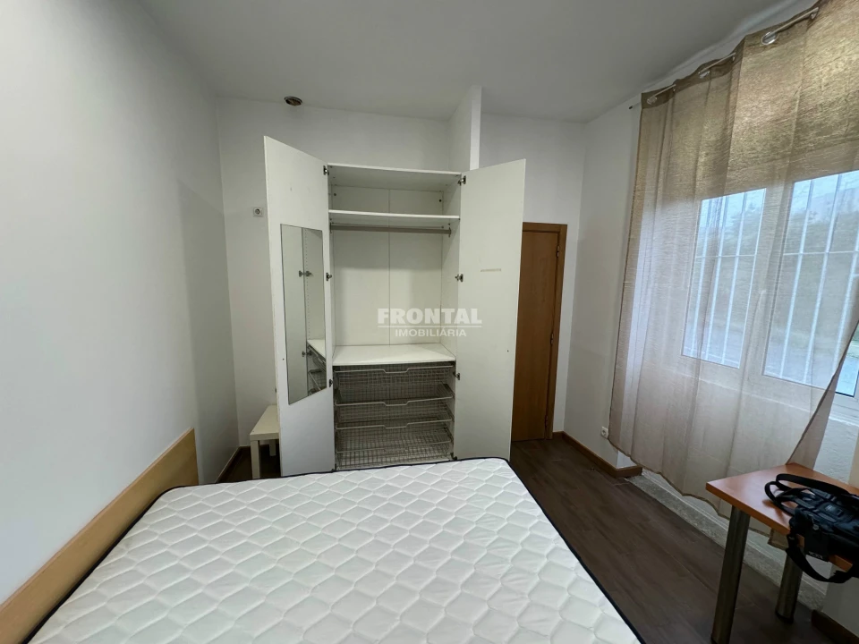 Moradia T6 para Venda em Paranhos Foto 10