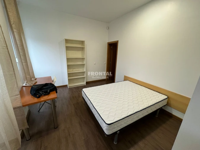 Moradia T6 para Venda em Paranhos Foto 7