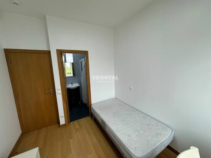 Moradia T6 para Venda em Paranhos Foto 4