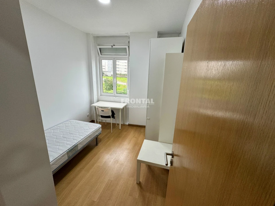 Moradia T6 para Venda em Paranhos Foto 5