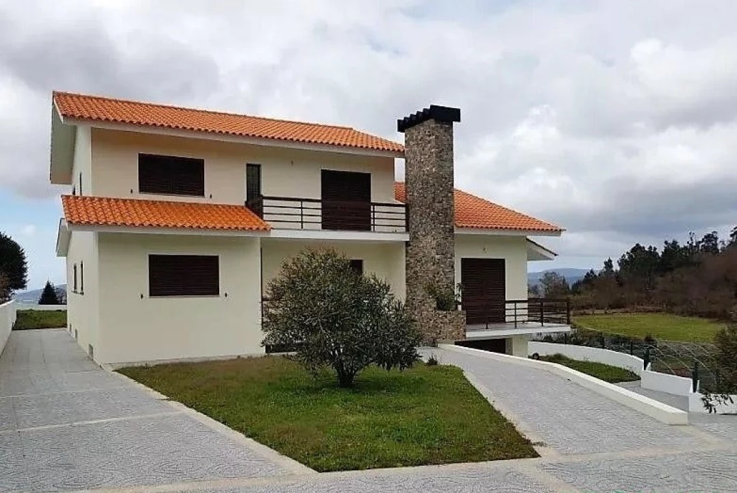 Moradia T4 para Venda em Sopo Foto 2