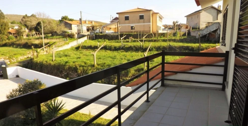 Moradia T4 para Venda em Sopo Foto 11