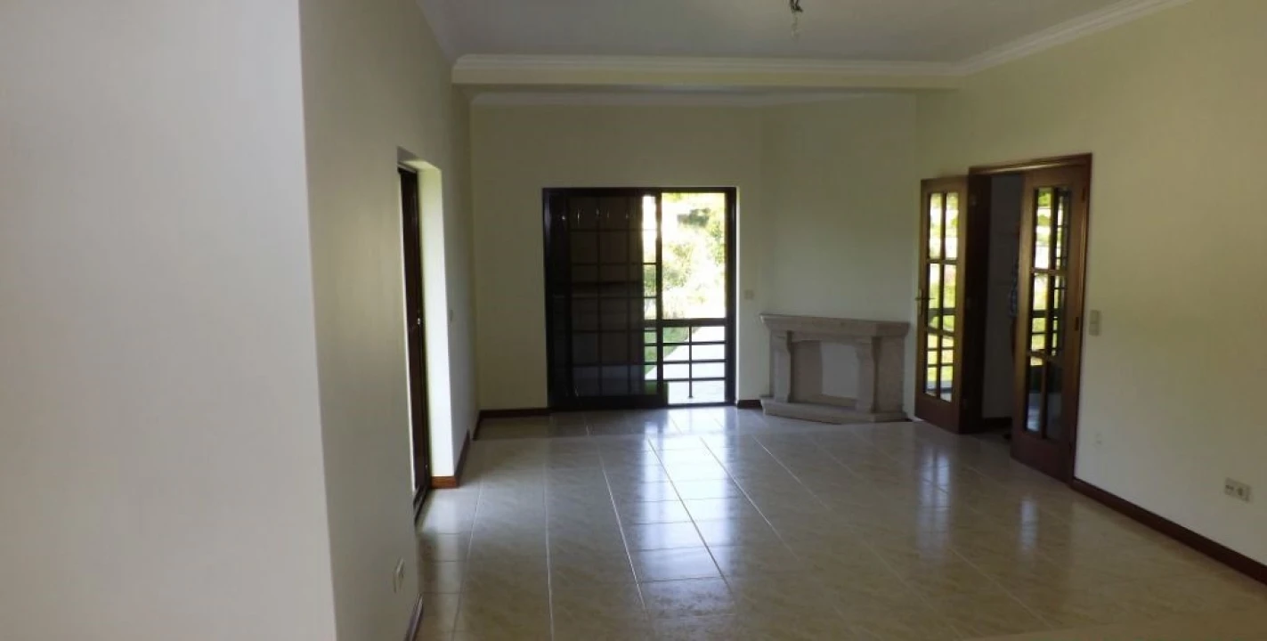 Moradia T4 para Venda em Sopo Foto 4