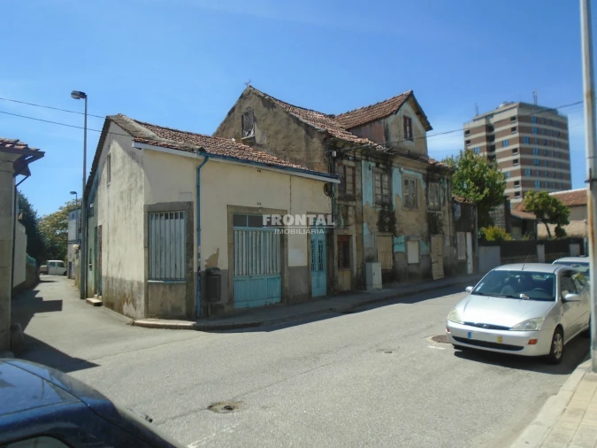 Terreno para Venda em Cidade da Maia Foto 2