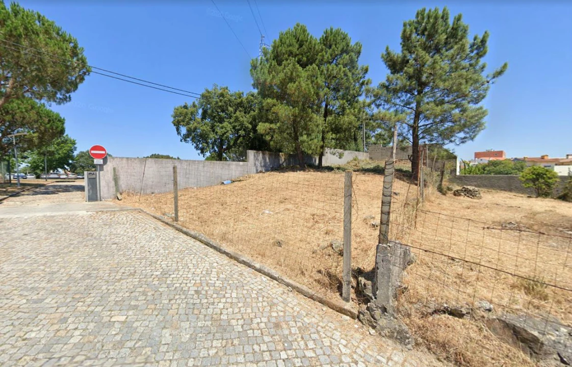 Terreno para Venda em Pedrouços Foto 1