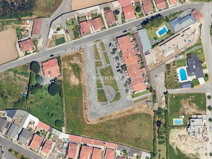 Terreno para Venda em Castêlo da Maia Foto 6