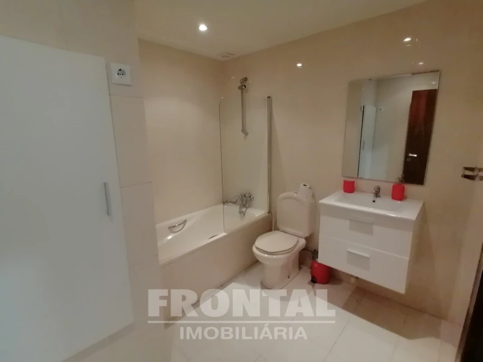 Moradia T3 para Venda em Cedofeita, Santo Ildefonso, Sé, Miragaia, São Nicolau e Vitória Foto 12