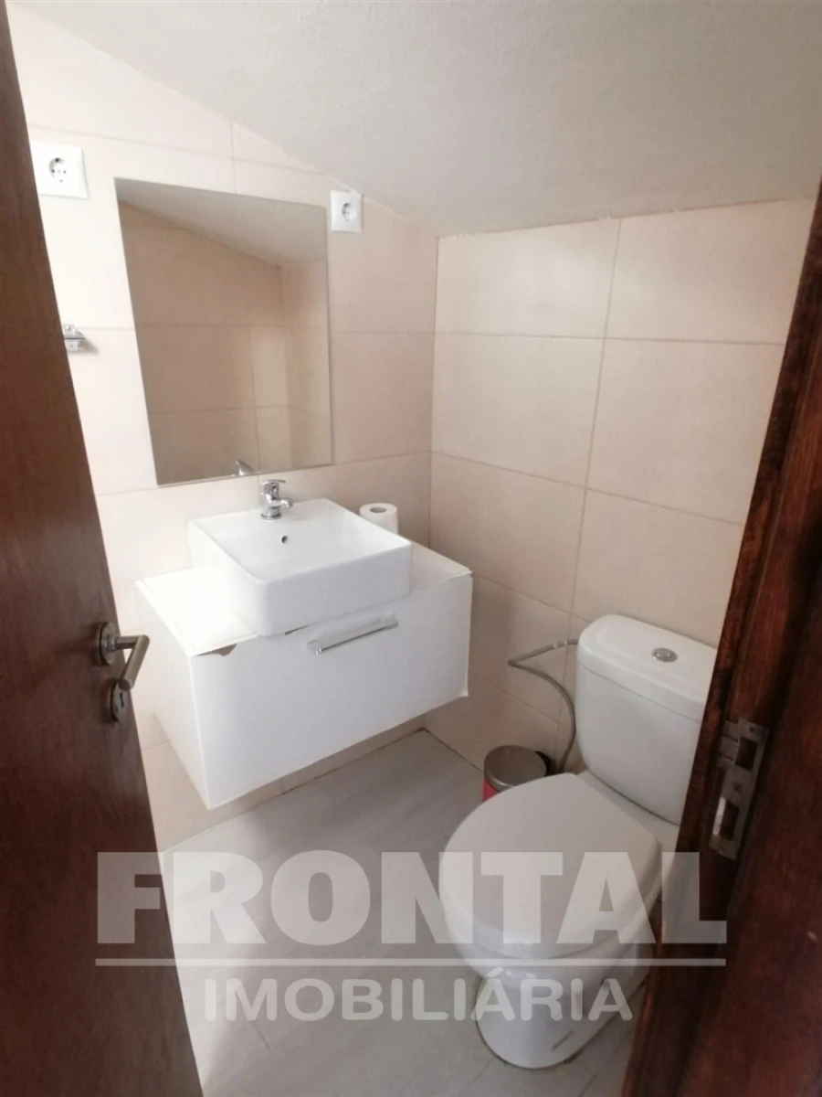 Moradia T3 para Venda em Cedofeita, Santo Ildefonso, Sé, Miragaia, São Nicolau e Vitória Foto 3