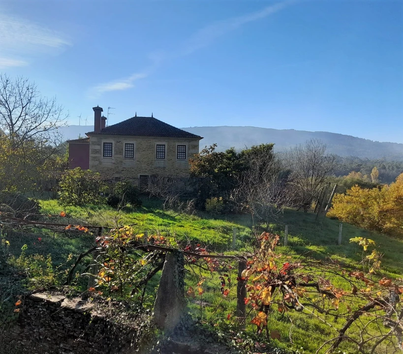 Moradia T5 para Venda em Venade e Azevedo Foto 2