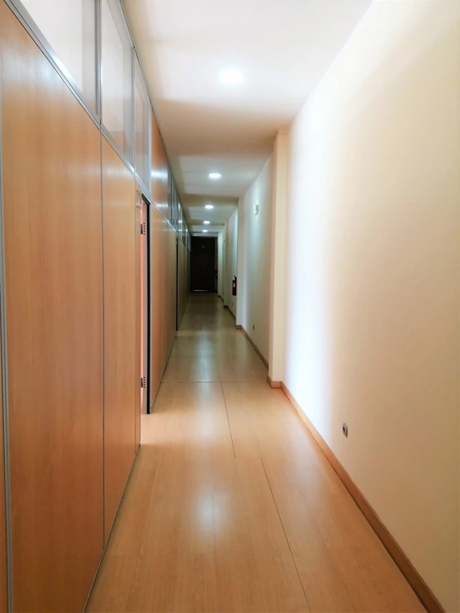 Armazém para Venda em Bougado (São Martinho e Santiago) Foto 10