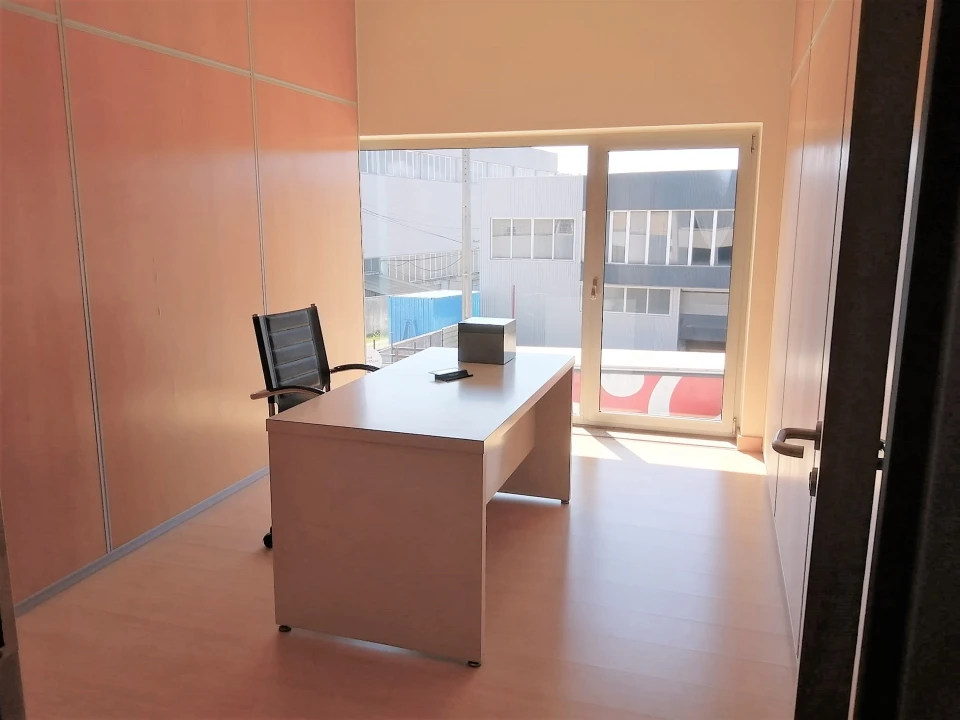 Armazém para Venda em Bougado (São Martinho e Santiago) Foto 14