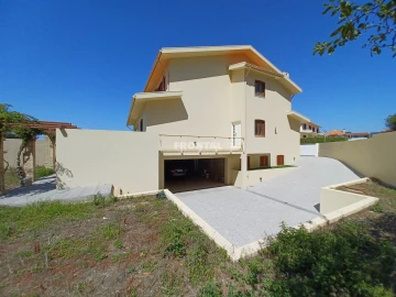 Moradia T5 para Venda em Gulpilhares e Valadares