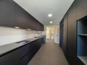 Moradia T5 para Venda em Gulpilhares e Valadares
