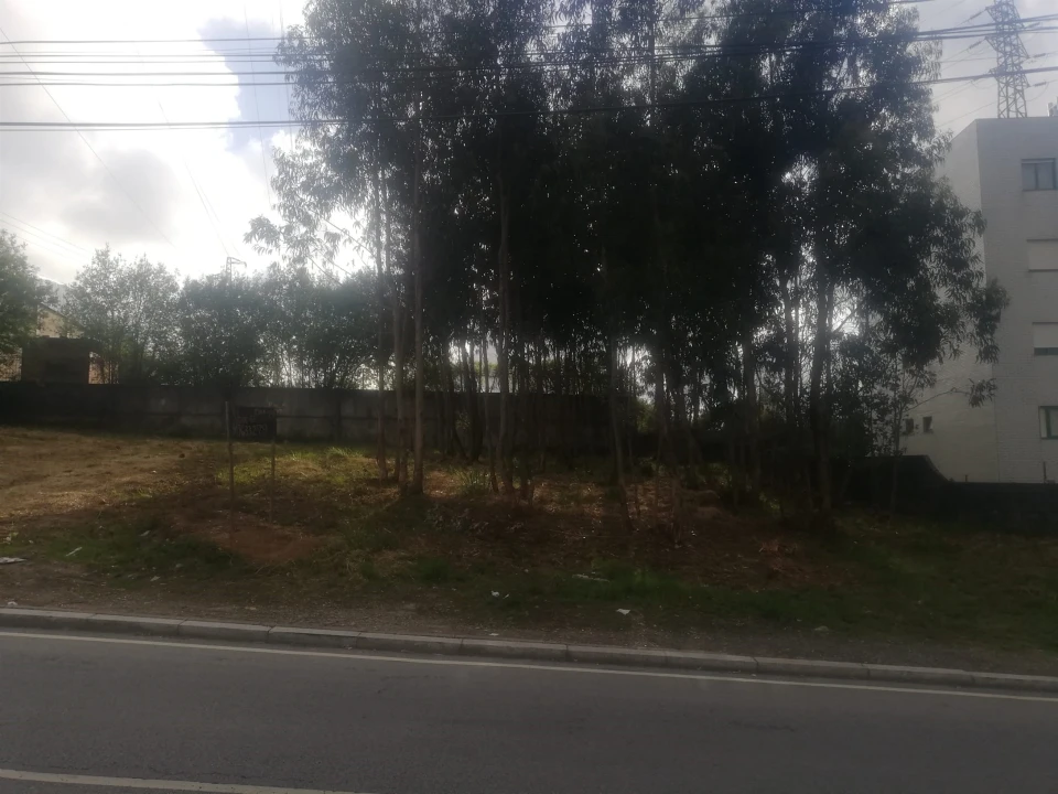 Terreno para Venda em Fânzeres e São Pedro da Cova Foto 4