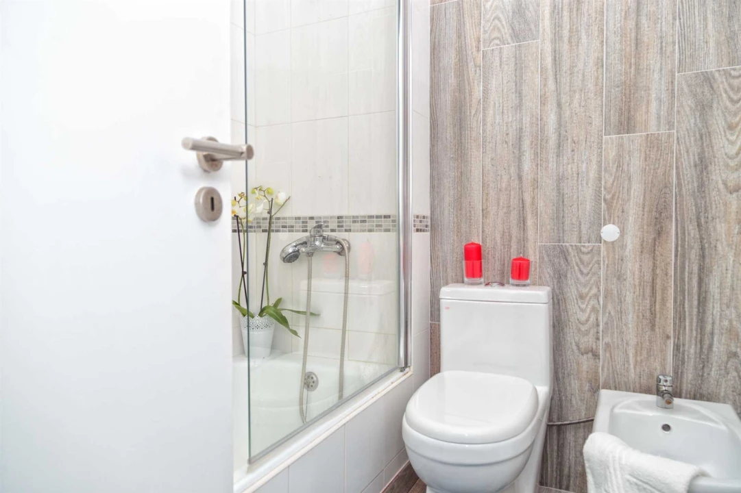 Apartamento T11988 para Venda em Vila Praia de Ancora Foto 14