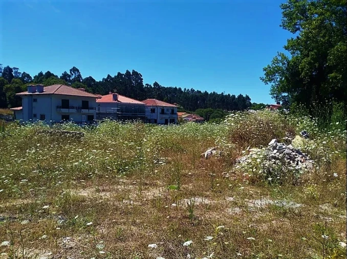 Terreno para Venda em Retorta e Tougues Foto 10