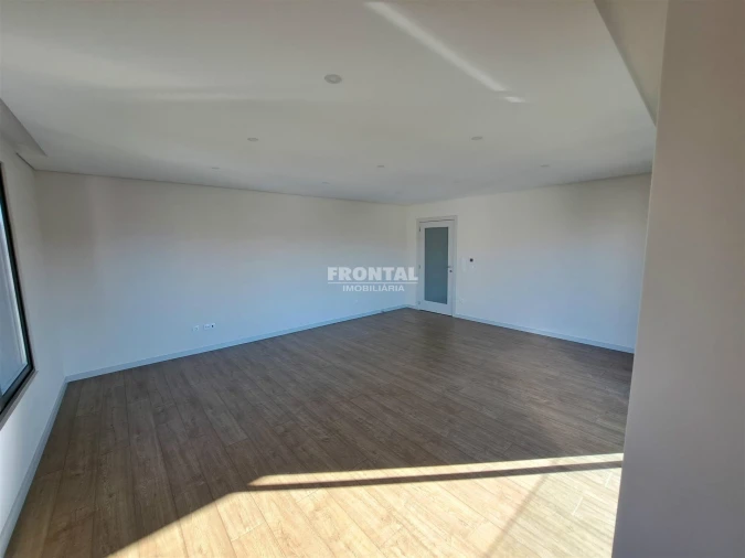 Apartamento T3 para Venda em Cedofeita, Santo Ildefonso, Sé, Miragaia, São Nicolau e Vitória Foto 5