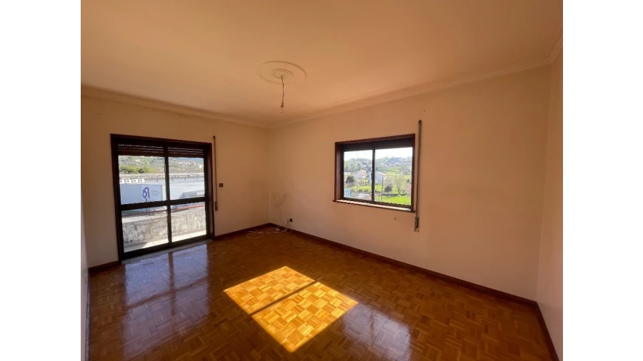 Moradia T4 para Venda em Grade e Carralcova Foto 12