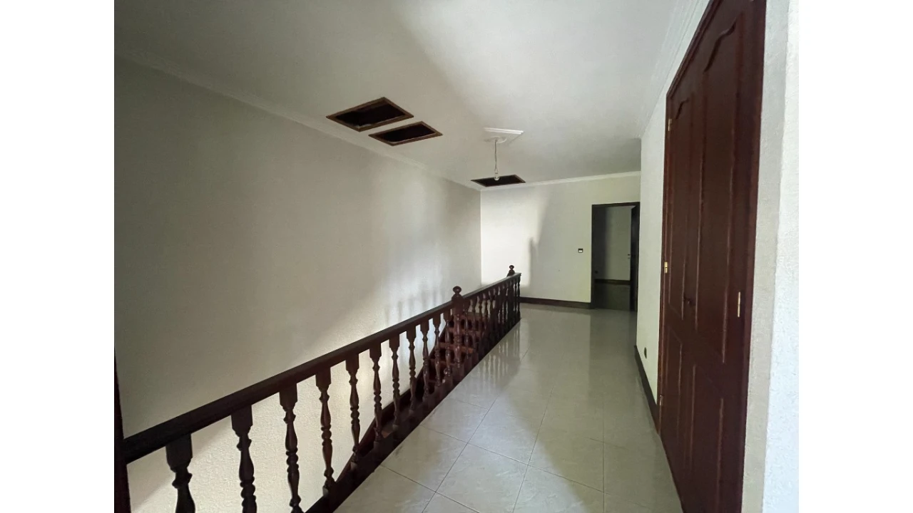 Moradia T4 para Venda em Grade e Carralcova Foto 16