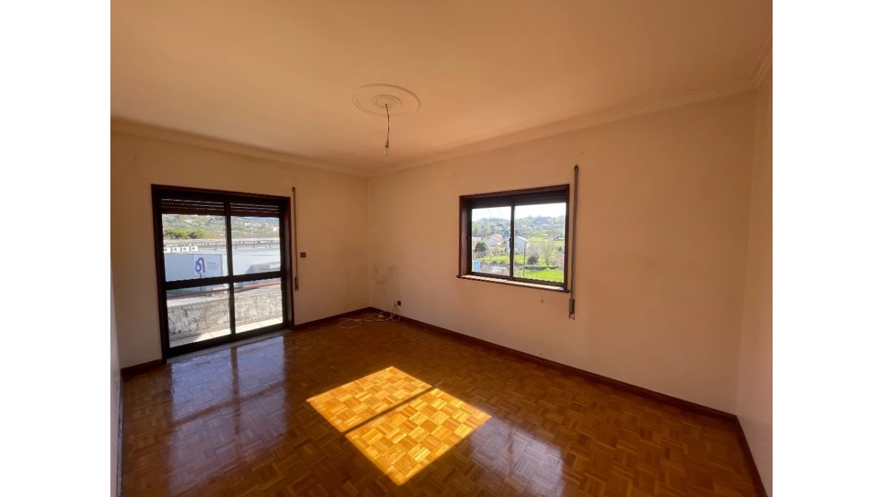 Moradia T4 para Venda em Grade e Carralcova Foto 12