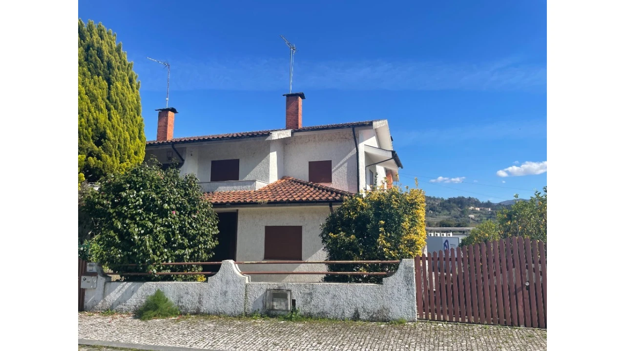 Moradia T4 para Venda em Grade e Carralcova Foto 1