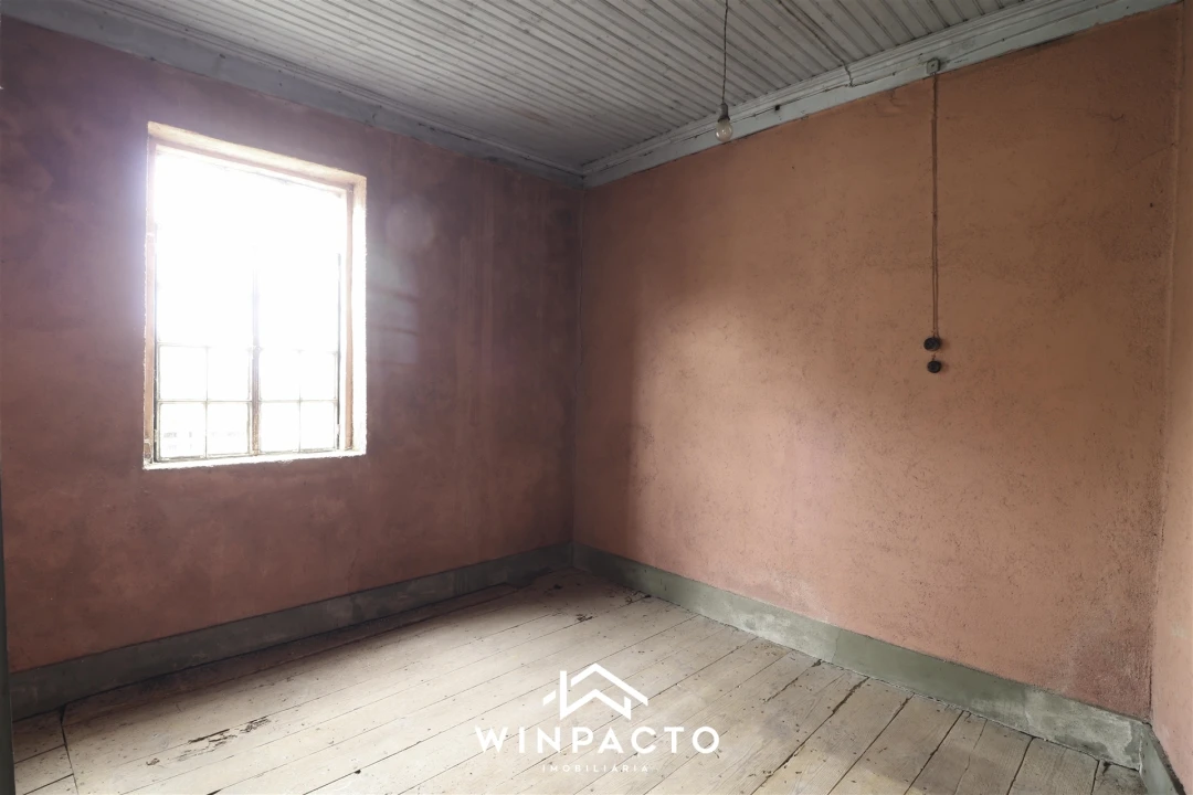 Moradia T4 para Venda em Senhorim Foto 35