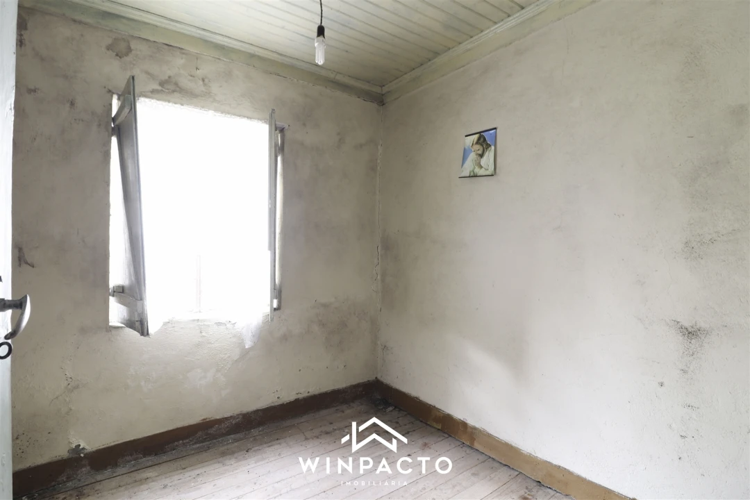 Moradia T4 para Venda em Senhorim Foto 25