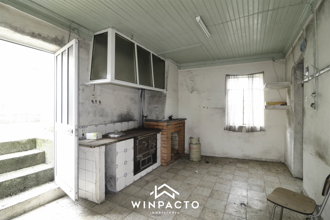 Moradia T4 para Venda em Senhorim Foto 18