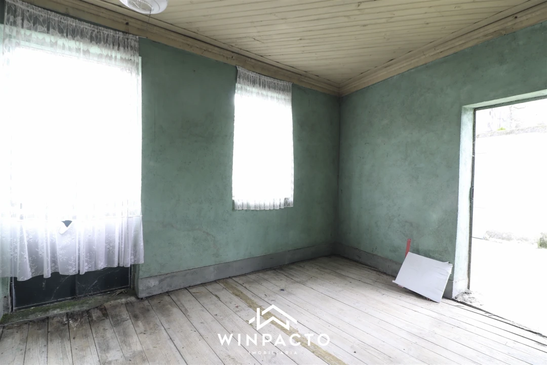 Moradia T4 para Venda em Senhorim Foto 32