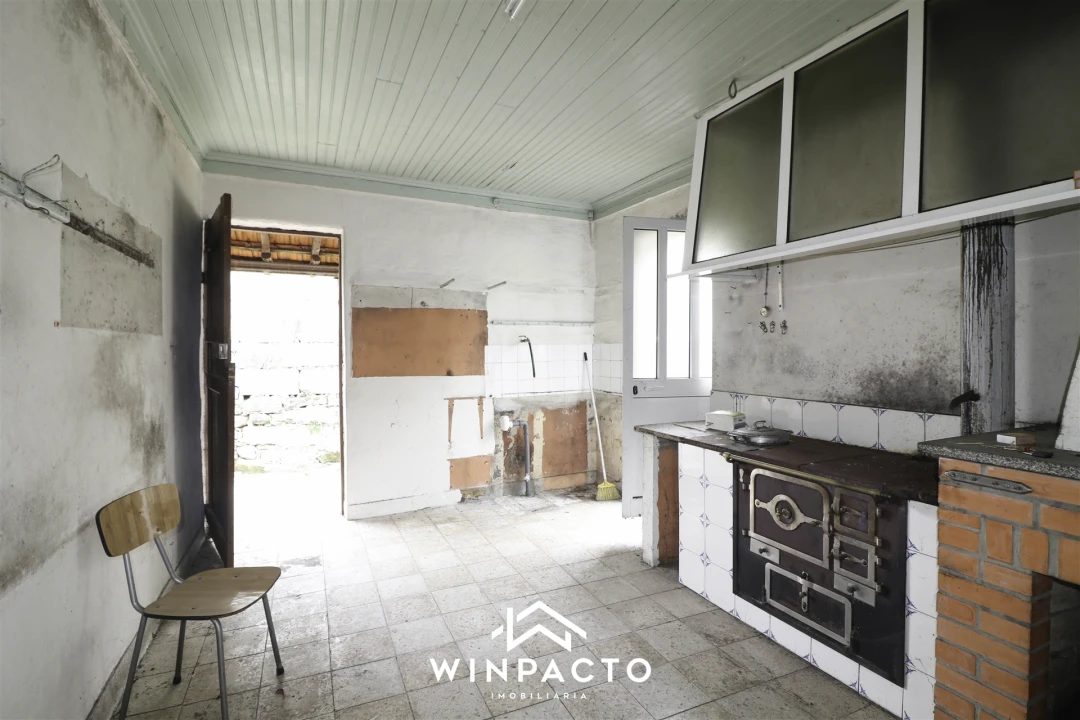 Moradia T4 para Venda em Senhorim Foto 19