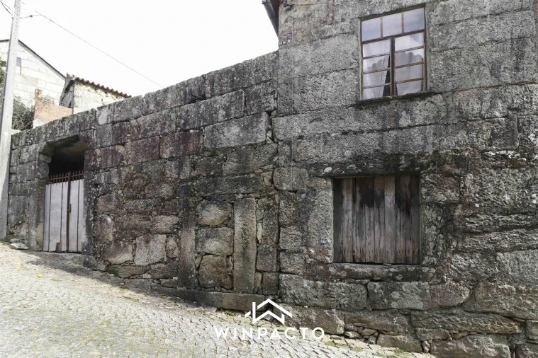 Moradia T4 para Venda em Senhorim Foto 44