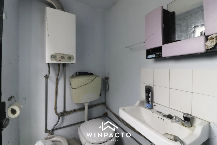 Moradia T4 para Venda em Senhorim Foto 39