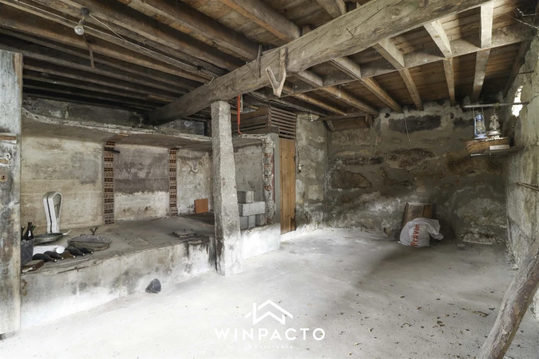 Moradia T4 para Venda em Senhorim Foto 2