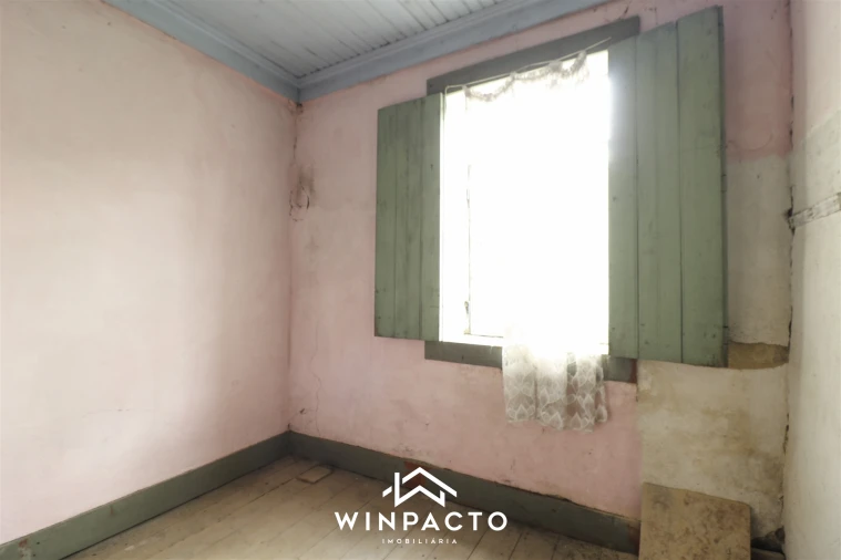 Moradia T4 para Venda em Senhorim Foto 34