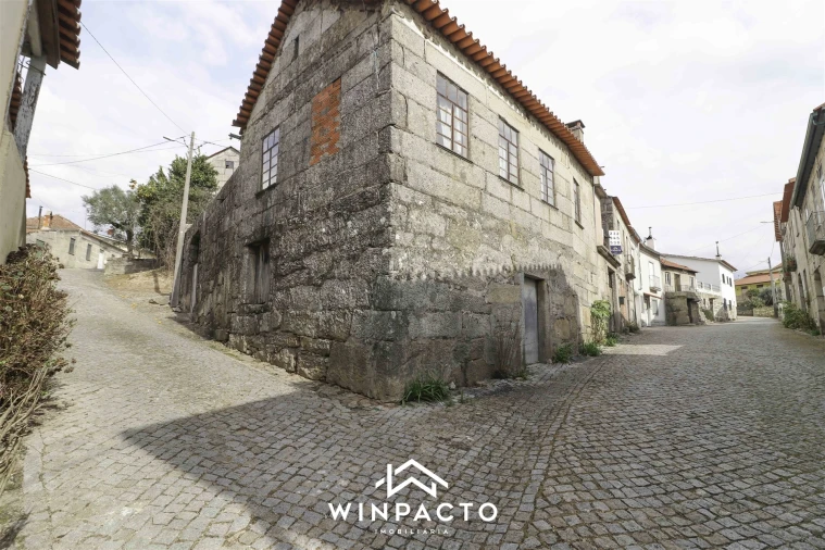 Moradia T4 para Venda em Senhorim Foto 43