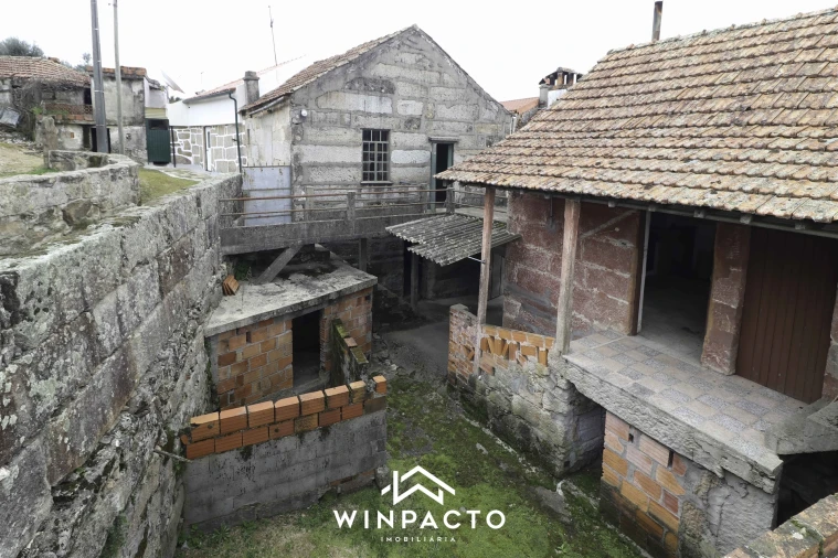 Moradia T4 para Venda em Senhorim Foto 17