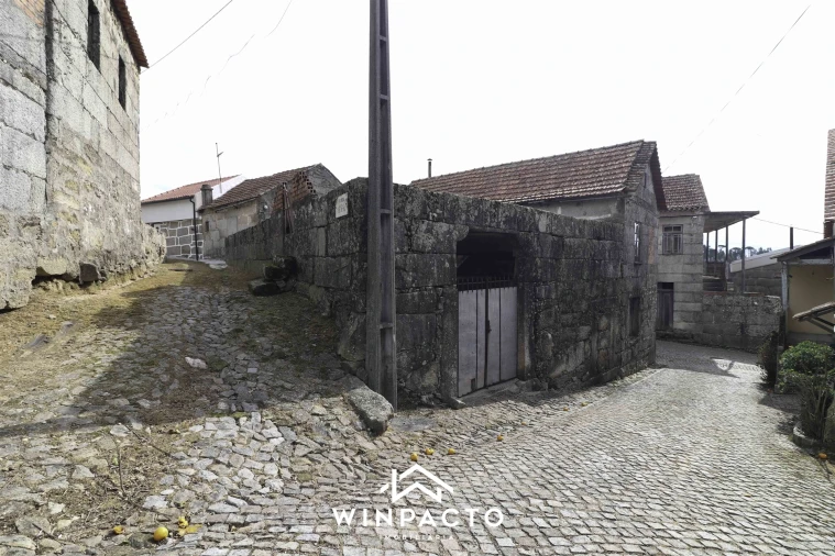 Moradia T4 para Venda em Senhorim Foto 46