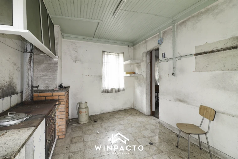 Moradia T4 para Venda em Senhorim Foto 21