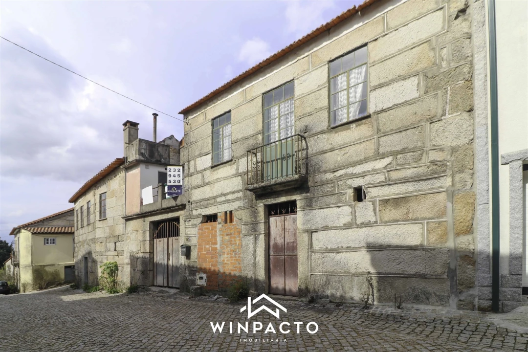 Moradia T4 para Venda em Senhorim Foto 40