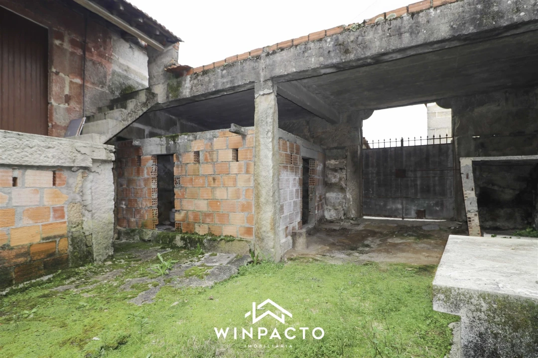 Moradia T4 para Venda em Senhorim Foto 10