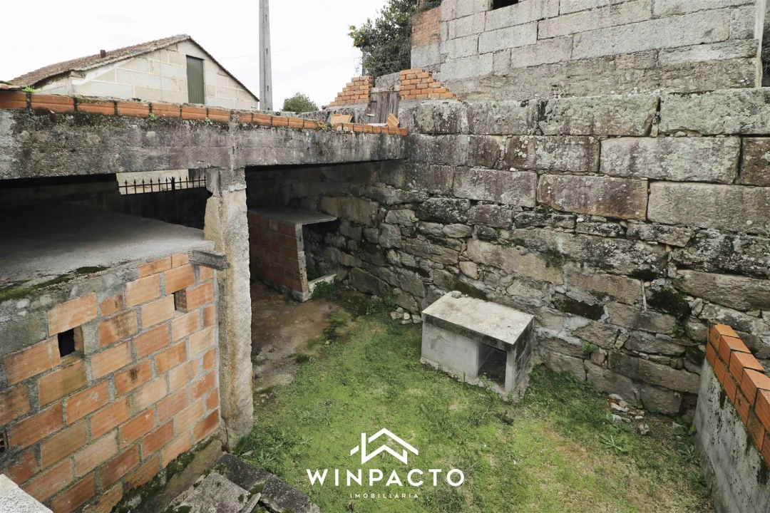 Moradia T4 para Venda em Senhorim Foto 15