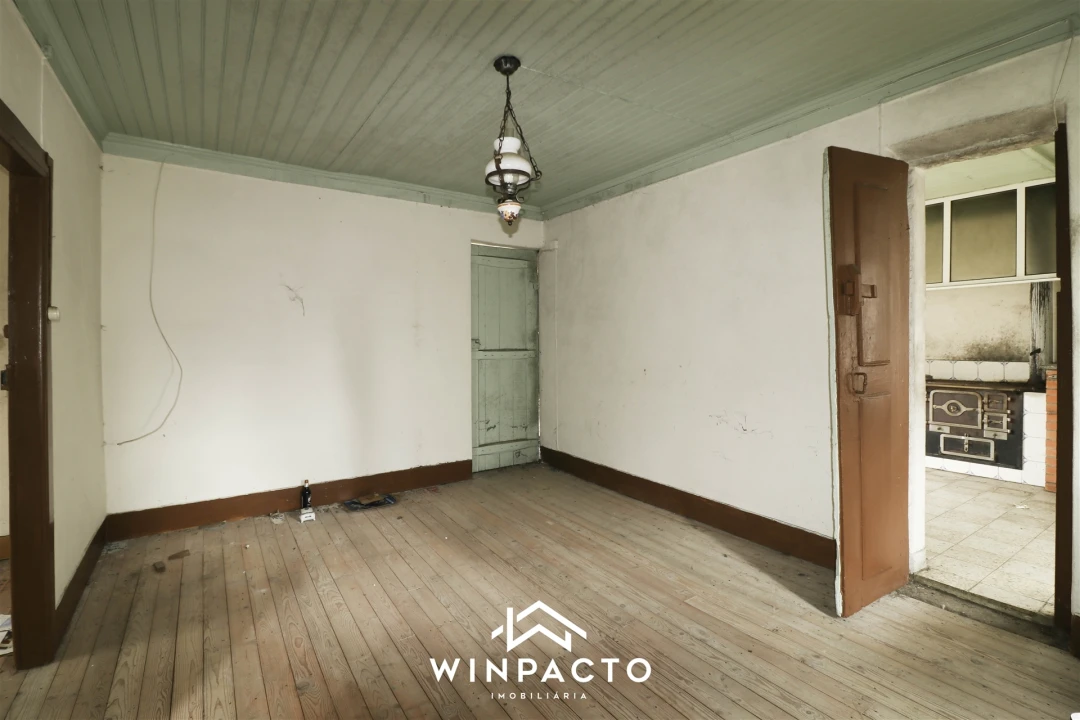 Moradia T4 para Venda em Senhorim Foto 22