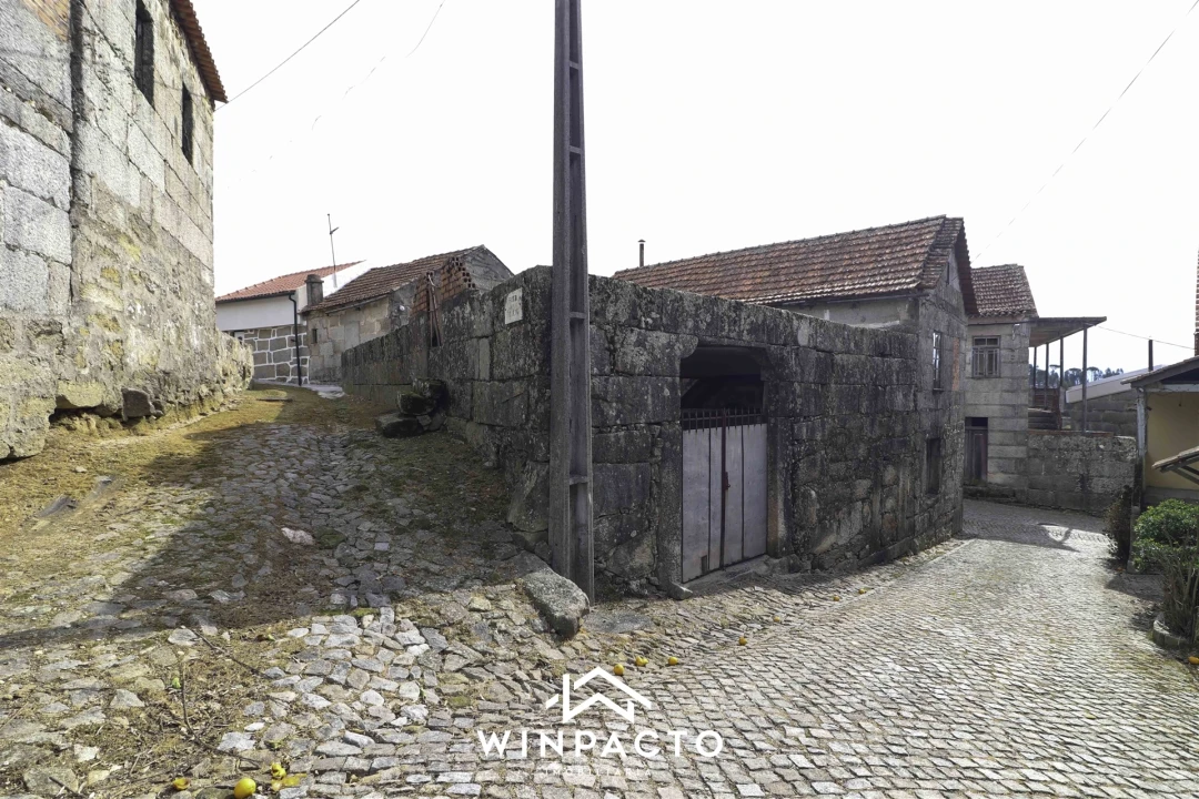 Moradia T4 para Venda em Senhorim Foto 45