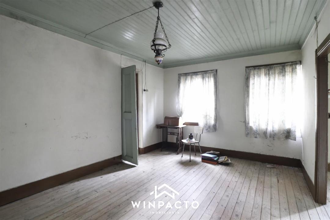 Moradia T4 para Venda em Senhorim Foto 23