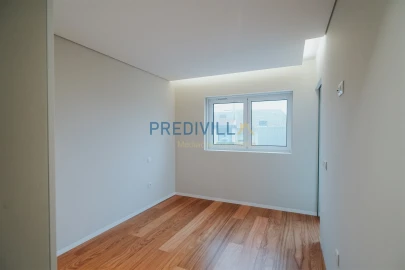 Apartamento T3 para Venda em Póvoa de Varzim, Beiriz e Argivai