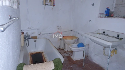 Moradia T3 para Venda em Santa Maria da Devesa